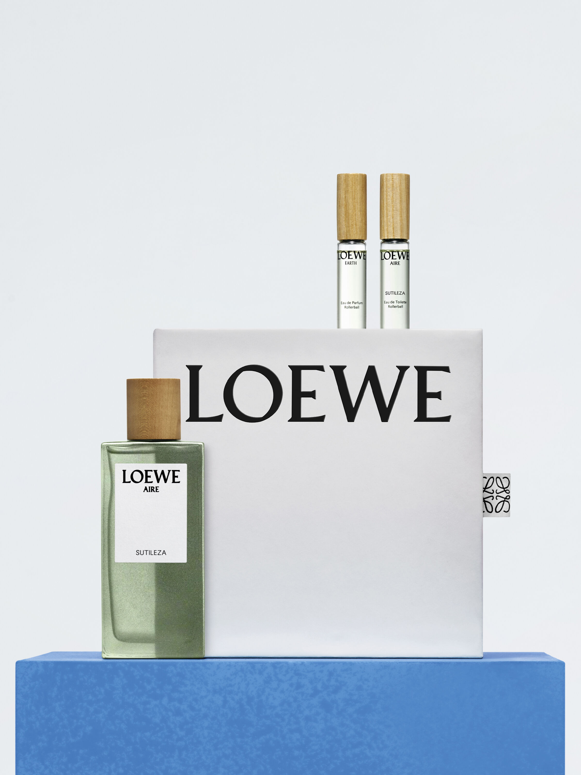 LOEWE Perfumes | Color. Olor. Emoción.
