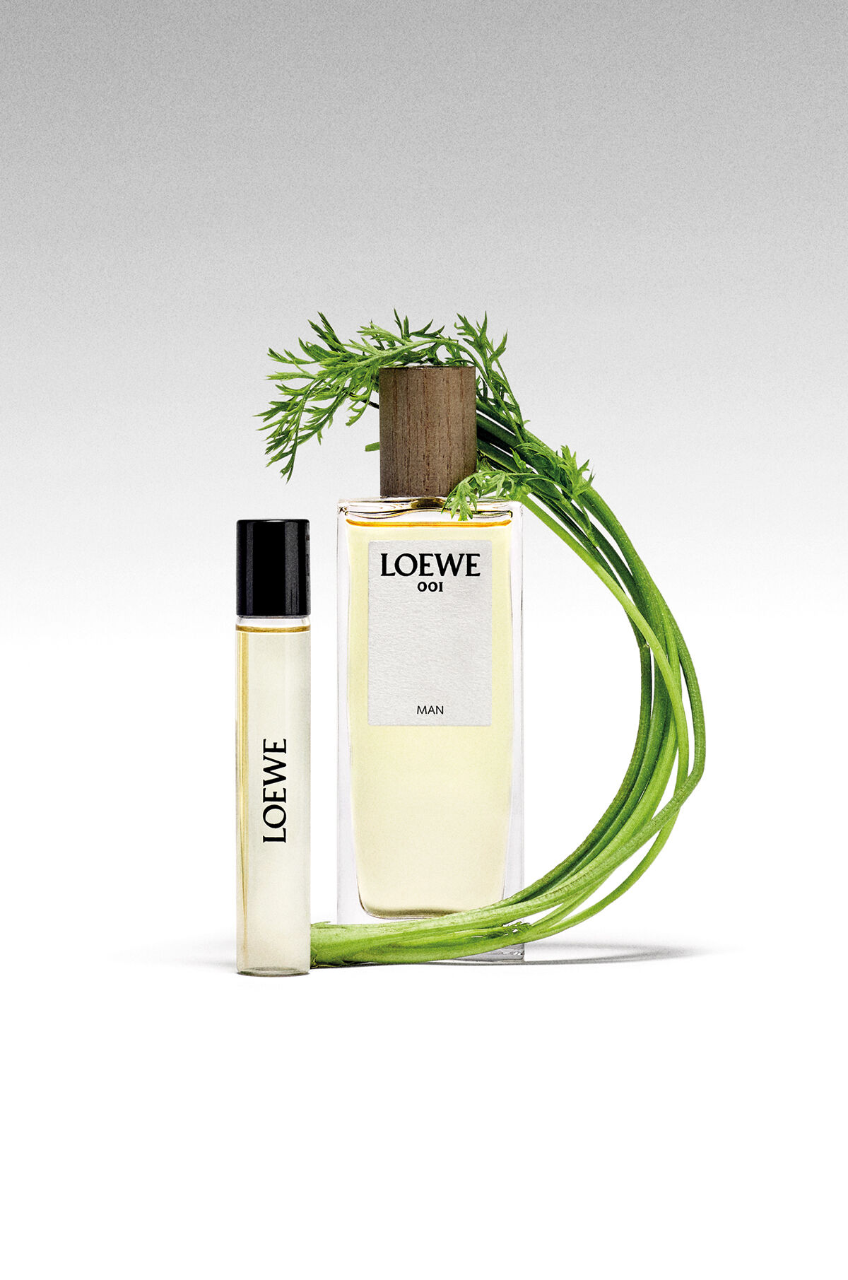 LOEWE オードゥ パルファン “ロエベ ００１ ウーマン”50mL（箱無し） 今すぐ購入 ロエベ 001 ウーマン オードゥ パルファン​​​​​​​ 小瓶