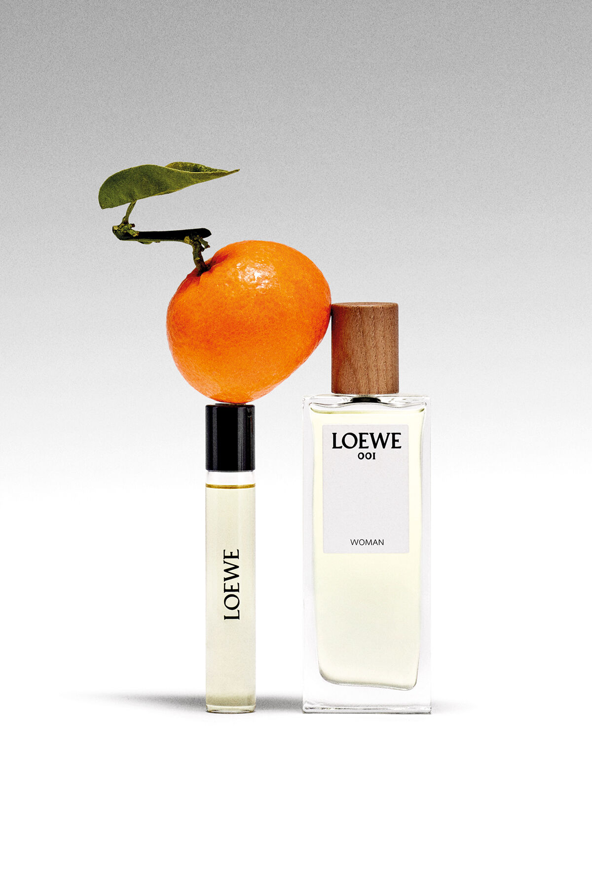 LOEWE オードゥ パルファン “ロエベ ００１ ウーマン”50mL（箱無し） 今すぐ購入 ロエベ 001 ウーマン オードゥ パルファン​​​​​​​ 小瓶