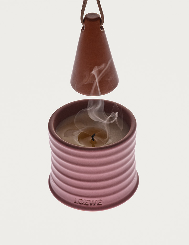 LOEWE Perfumes - Descubre el apagavelas de LOEWE