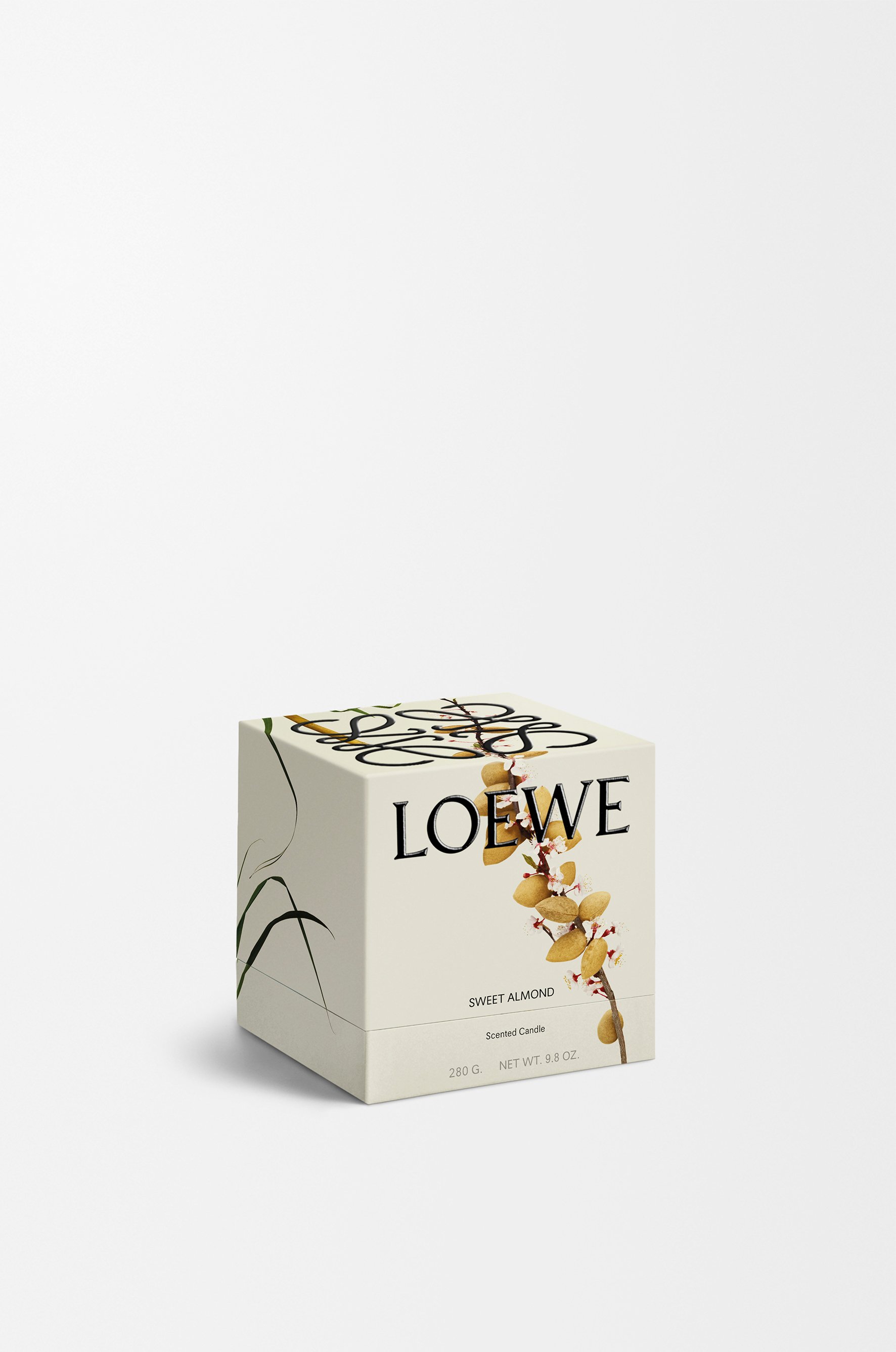 中号甜杏仁香薰蜡烛 2 of 7